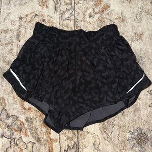 lulu shorts 
2.5 length 
size 2